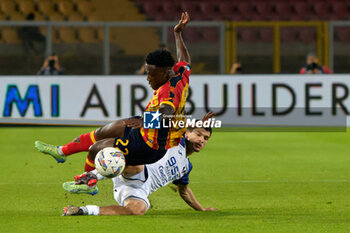 2024-10-29 - Lameck Banda of US Lecce in action against Reda Belahyane of Hellas Verona - US LECCE VS HELLAS VERONA FC - ITALIAN SERIE A - SOCCER