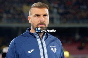 2024-10-29 - coach Paolo Zanetti of Hellas Verona - US LECCE VS HELLAS VERONA FC - ITALIAN SERIE A - SOCCER