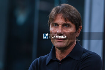 2024-10-29 - Antonio Conte Head Coach of SSC Napoli looks on during Serie A 2024/25 football match between AC Milan and SSC Napoli at San Siro Stadium - AC MILAN VS SSC NAPOLI - ITALIAN SERIE A - SOCCER