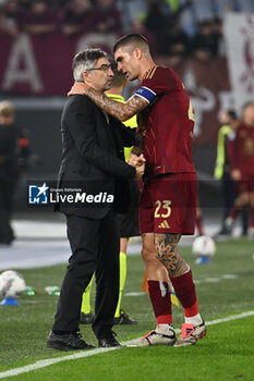 2024-10-31 - Ivan Juric coach of A.S. Roma and Gianluca Mancini of A.S. Roma during the 10th day of the Serie A Championship between A.S. Roma and Torino F.C. at the Olympic Stadium on October 31, 2024 in Rome, Italy. - AS ROMA VS TORINO FC - ITALIAN SERIE A - SOCCER