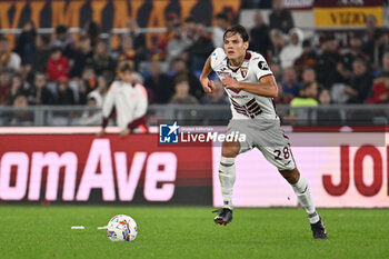 2024-10-31 - Samuele Ricci of Torino F.C. in action during the 10th day of the Serie A Championship between A.S. Roma and Torino F.C. at the Olympic Stadium on October 31, 2024 in Rome, Italy. - AS ROMA VS TORINO FC - ITALIAN SERIE A - SOCCER