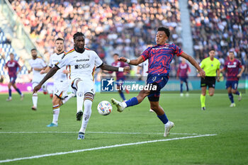 2024-11-02 - Dan Ndoye (Bologna FC) cotrasted by Gaspar Kialonda (us Lecce) - BOLOGNA FC VS US LECCE - ITALIAN SERIE A - SOCCER