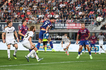 2024-11-02 - Riccardo Orsolini (Bologna Fc) head kick scoaring a goal - BOLOGNA FC VS US LECCE - ITALIAN SERIE A - SOCCER