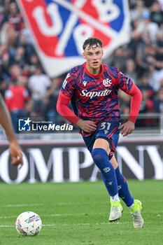 2024-11-02 - Sam Beukema (Bologna Fc) in action - BOLOGNA FC VS US LECCE - ITALIAN SERIE A - SOCCER