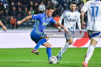 2024-11-04 - Liam Henderson (Empoli) hampered by Marc Oliver Kempf (Como) - EMPOLI FC VS COMO 1907 - ITALIAN SERIE A - SOCCER