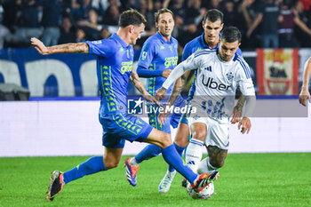 2024-11-04 - Liam Henderson (Empoli) thwarted by Alieu Fadera (Como) - EMPOLI FC VS COMO 1907 - ITALIAN SERIE A - SOCCER