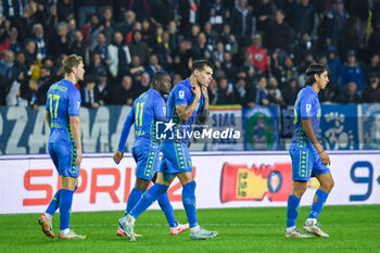 2024-11-04 - Pietro Pellegri (Empoli) celebrates with teammates after scoring the 1-0 goal - EMPOLI FC VS COMO 1907 - ITALIAN SERIE A - SOCCER