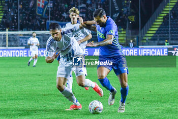 2024-11-04 - Giuseppe Pezzella (Empoli) fights for the ball against Edoardo Goldaniga (Como) - EMPOLI FC VS COMO 1907 - ITALIAN SERIE A - SOCCER