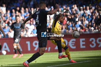 2024-11-03 - Ademola Lookman of Atalanta BC scoring a goal of 0-1 during the Serie A Enelive betwee SSC Napoli vs Atalanta BC at Diego Armando MAradona Stadium - SSC NAPOLI VS ATALANTA BC - ITALIAN SERIE A - SOCCER