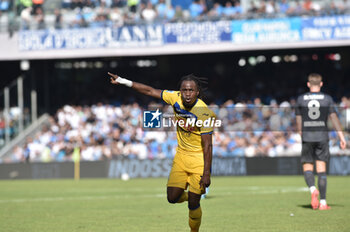 2024-11-03 - Ademola Lookman of Atalanta BC rejoices after scoring a goal of 0-2 during the Serie A Enelive betwee SSC Napoli vs Atalanta BC at Diego Armando MAradona Stadium - SSC NAPOLI VS ATALANTA BC - ITALIAN SERIE A - SOCCER