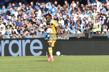 2024-11-03 - Ademola Lookman of Atalanta BC in action during the Serie A Enelive betwee SSC Napoli vs Atalanta BC at Diego Armando MAradona Stadium - SSC NAPOLI VS ATALANTA BC - ITALIAN SERIE A - SOCCER