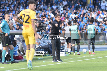 2024-11-03 - Antonio Conte Coach of SSC Napoli gestures during the Serie A Enelive betwee SSC Napoli vs Atalanta BC at Diego Armando MAradona Stadium - SSC NAPOLI VS ATALANTA BC - ITALIAN SERIE A - SOCCER