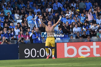 2024-11-03 - Mateo Retegui of Atalanta BC rejoices after scoring a goal of 0-3 during the Serie A Enelive betwee SSC Napoli vs Atalanta BC at Diego Armando MAradona Stadium - SSC NAPOLI VS ATALANTA BC - ITALIAN SERIE A - SOCCER