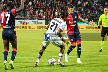 2024-11-09 - Samuel Chukwueze of AC Milan - CAGLIARI CALCIO VS AC MILAN - ITALIAN SERIE A - SOCCER