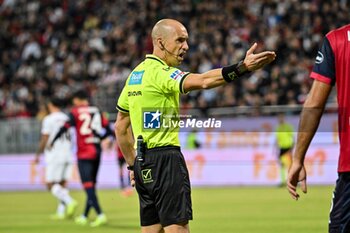 2024-11-09 - Michael Fabbri, Arbitro, Referee - CAGLIARI CALCIO VS AC MILAN - ITALIAN SERIE A - SOCCER