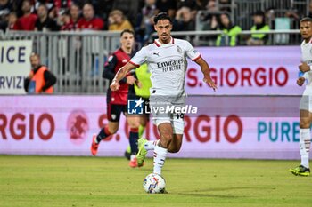 2024-11-09 - Tijjani Reijnders of AC Milan - CAGLIARI CALCIO VS AC MILAN - ITALIAN SERIE A - SOCCER