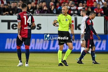 2024-11-09 - Alessandro Deiola of Cagliari Calcio, Michael Fabbri, Arbitro, Referee - CAGLIARI CALCIO VS AC MILAN - ITALIAN SERIE A - SOCCER