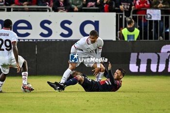 2024-11-09 - Nicolas Viola of Cagliari Calcio, Malick Thiaw of AC Milan - CAGLIARI CALCIO VS AC MILAN - ITALIAN SERIE A - SOCCER