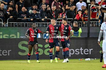 2024-11-09 - Zito Luvumbo of Cagliari Calcio, Nadir Zortea of Cagliari Calcio, Esultanza, Joy After scoring goal, - CAGLIARI CALCIO VS AC MILAN - ITALIAN SERIE A - SOCCER