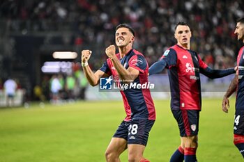 2024-11-09 - Gabriele Zappa of Cagliari Calcio, Esultanza, Joy After scoring goal, - CAGLIARI CALCIO VS AC MILAN - ITALIAN SERIE A - SOCCER