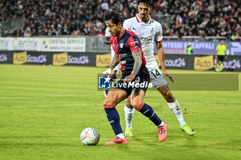 2024-11-09 - Gianluca Lapadula of Cagliari Calcio - CAGLIARI CALCIO VS AC MILAN - ITALIAN SERIE A - SOCCER