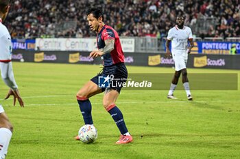 2024-11-09 - Gianluca Lapadula of Cagliari Calcio - CAGLIARI CALCIO VS AC MILAN - ITALIAN SERIE A - SOCCER