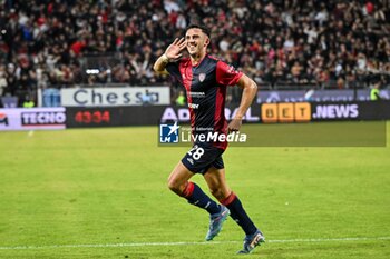 2024-11-09 - Gabriele Zappa of Cagliari Calcio, Esultanza, Joy After scoring goal, - CAGLIARI CALCIO VS AC MILAN - ITALIAN SERIE A - SOCCER