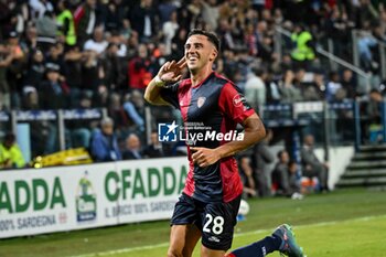 2024-11-09 - Gabriele Zappa of Cagliari Calcio, Esultanza, Joy After scoring goal, - CAGLIARI CALCIO VS AC MILAN - ITALIAN SERIE A - SOCCER