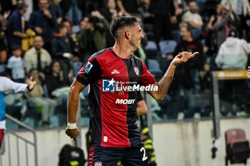 2024-11-09 - Gabriele Zappa of Cagliari Calcio, Esultanza, Joy After scoring goal, - CAGLIARI CALCIO VS AC MILAN - ITALIAN SERIE A - SOCCER