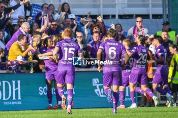 2024-11-10 - Fiorentina's Moise Kean celebrates with teammates after scoring the 1-0 goal - ACF FIORENTINA VS HELLAS VERONA FC - ITALIAN SERIE A - SOCCER