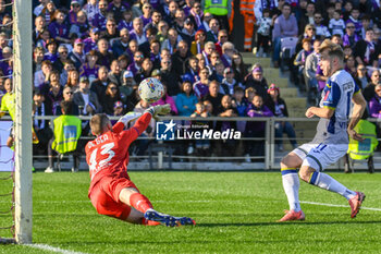 2024-11-10 - Fiorentina's David De Gea saves a goal against Verona's Casper Tengstedt - ACF FIORENTINA VS HELLAS VERONA FC - ITALIAN SERIE A - SOCCER