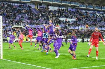 2024-11-10 - Fiorentina team greets its fans - ACF FIORENTINA VS HELLAS VERONA FC - ITALIAN SERIE A - SOCCER