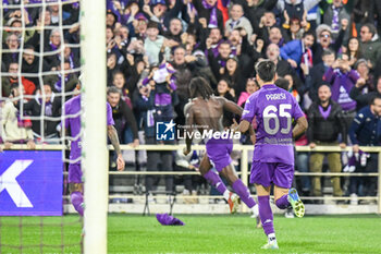 2024-11-10 - Fiorentina's Moise Kean celebrates with teammates after scoring the 3-1 goal - ACF FIORENTINA VS HELLAS VERONA FC - ITALIAN SERIE A - SOCCER