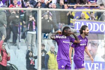 2024-11-10 - Fiorentina's Moise Kean celebrates with teammates after scoring the 2-1 goal - ACF FIORENTINA VS HELLAS VERONA FC - ITALIAN SERIE A - SOCCER