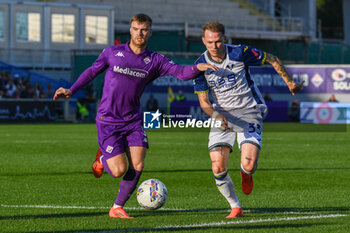 2024-11-10 - Fiorentina's Lucas Beltran fights for the ball against Verona's Ondrej Duda - ACF FIORENTINA VS HELLAS VERONA FC - ITALIAN SERIE A - SOCCER