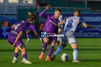 2024-11-10 - Verona's Darko Lazovic hampered by Fiorentina's Lucas Beltran - ACF FIORENTINA VS HELLAS VERONA FC - ITALIAN SERIE A - SOCCER