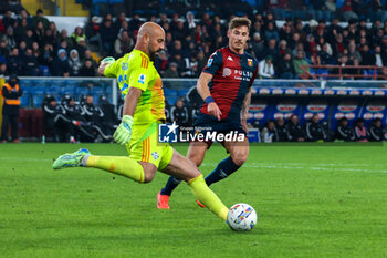 2024-11-07 - Serie A, Genova, Day 12, Stadio Ferraris, Genoa - Como, in the photo: Reina and Pinamonti - GENOA CFC VS COMO 1907 - ITALIAN SERIE A - SOCCER