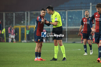 2024-11-07 - Serie A, Genova, Day 12, Stadio Ferraris, Genoa - Como, in the photo: referee and Sabelli - GENOA CFC VS COMO 1907 - ITALIAN SERIE A - SOCCER