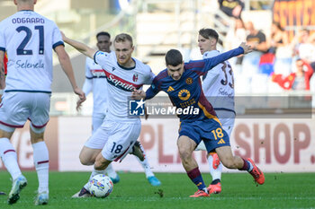 2024-11-10 - Bologna's Tommaso Pobega and Roma’s Matias Soule during the Italian Football Championship League A Enilive 2024/2025 match between AS Roma vs Bologna FC at the Olimpic Stadium in Rome on 10 November 2024. - AS ROMA VS BOLOGNA FC - ITALIAN SERIE A - SOCCER