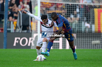 2024-11-10 - Bologna's Santiago Castro and Roma’s Evan Ndicka during the Italian Football Championship League A Enilive 2024/2025 match between AS Roma vs Bologna FC at the Olimpic Stadium in Rome on 10 November 2024. - AS ROMA VS BOLOGNA FC - ITALIAN SERIE A - SOCCER