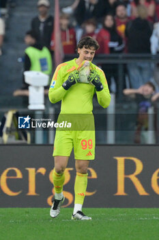 2024-11-10 - Roma’s goalkeeper Mile Svilar  during the Italian Football Championship League A Enilive 2024/2025 match between AS Roma vs Bologna FC at the Olimpic Stadium in Rome on 10 November 2024. - AS ROMA VS BOLOGNA FC - ITALIAN SERIE A - SOCCER