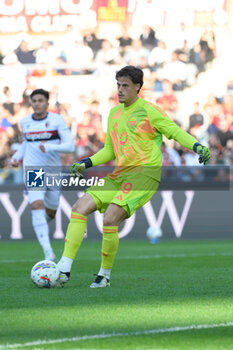 2024-11-10 - Roma’s goalkeeper Mile Svilar  during the Italian Football Championship League A Enilive 2024/2025 match between AS Roma vs Bologna FC at the Olimpic Stadium in Rome on 10 November 2024. - AS ROMA VS BOLOGNA FC - ITALIAN SERIE A - SOCCER