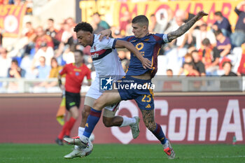 2024-11-10 - Roma’s Gianluca Mancini and Bologna's Dan Ndoye during the Italian Football Championship League A Enilive 2024/2025 match between AS Roma vs Bologna FC at the Olimpic Stadium in Rome on 10 November 2024. - AS ROMA VS BOLOGNA FC - ITALIAN SERIE A - SOCCER