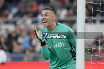 2024-11-10 - Bologna's goalkeeper Lukasz Skorupski during the Italian Football Championship League A Enilive 2024/2025 match between AS Roma vs Bologna FC at the Olimpic Stadium in Rome on 10 November 2024. - AS ROMA VS BOLOGNA FC - ITALIAN SERIE A - SOCCER