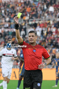 2024-11-10 - Gianluca Manganiello referee during the Italian Football Championship League A Enilive 2024/2025 match between AS Roma vs Bologna FC at the Olimpic Stadium in Rome on 10 November 2024. - AS ROMA VS BOLOGNA FC - ITALIAN SERIE A - SOCCER