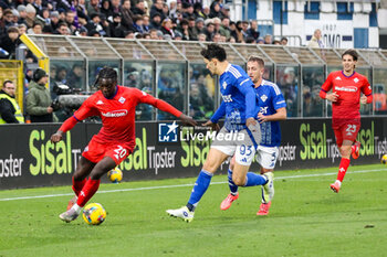 2024-11-24 - Federico Barba(Como 1907) Moise Kean(ACF Fiorentina)Soccer - Italian ,Serie A - Como 1907 vs ACF Fiorentina , 2024-25 game at Stadio Giuseppe Sinigaglia in Como (CO), Italy, 24.11.2024. Photo by Marius Bunduc/LiveMedia - COMO 1907 VS ACF FIORENTINA - ITALIAN SERIE A - SOCCER