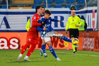 2024-11-24 - Alessio Iovine(Como 1907) Riccardo Sottil(ACF Fiorentina) Soccer - Italian ,Serie A - Como 1907 vs ACF Fiorentina , 2024-25 game at Stadio Giuseppe Sinigaglia in Como (CO), Italy, 24.11.2024. Photo by Marius Bunduc/LiveMedia - COMO 1907 VS ACF FIORENTINA - ITALIAN SERIE A - SOCCER