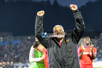 2024-11-24 - Dodo (ACF Fiorentina) and other teammates celebrate the victory during Soccer - Italian ,Serie A - Como 1907 vs ACF Fiorentina , 2024-25 game at Stadio Giuseppe Sinigaglia in Como (CO), Italy, 24.11.2024. Photo by Marius Bunduc/LiveMedia - COMO 1907 VS ACF FIORENTINA - ITALIAN SERIE A - SOCCER