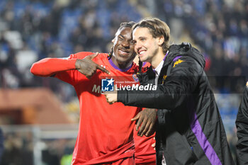 2024-11-24 - Andrea Colpani(ACF Fiorentina) Kean(ACF Fiorentina) and other teammates celebrate the victory during Soccer - Italian ,Serie A - Como 1907 vs ACF Fiorentina , 2024-25 game at Stadio Giuseppe Sinigaglia in Como (CO), Italy, 24.11.2024. Photo by Marius Bunduc/LiveMedia - COMO 1907 VS ACF FIORENTINA - ITALIAN SERIE A - SOCCER