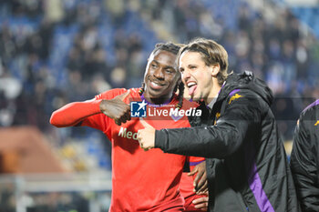 2024-11-24 - Andrea Colpani(ACF Fiorentina) Kean(ACF Fiorentina) and other teammates celebrate the victory during Soccer - Italian ,Serie A - Como 1907 vs ACF Fiorentina , 2024-25 game at Stadio Giuseppe Sinigaglia in Como (CO), Italy, 24.11.2024. Photo by Marius Bunduc/LiveMedia - COMO 1907 VS ACF FIORENTINA - ITALIAN SERIE A - SOCCER